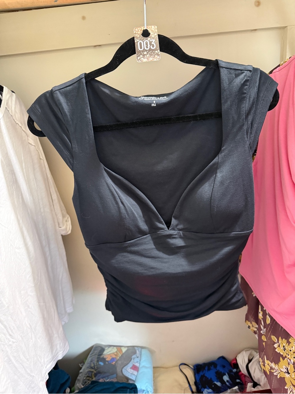 003 Abercrombie & Fitch Black Cap-Sleeve V-Neck Top